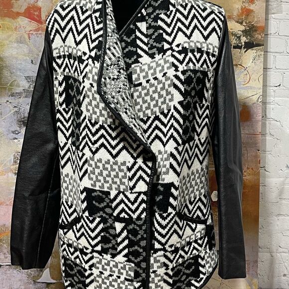 Textured Woven Cardigan Front Sweater W/Leather Sleeve and Trim Small - Picture 14 of 16